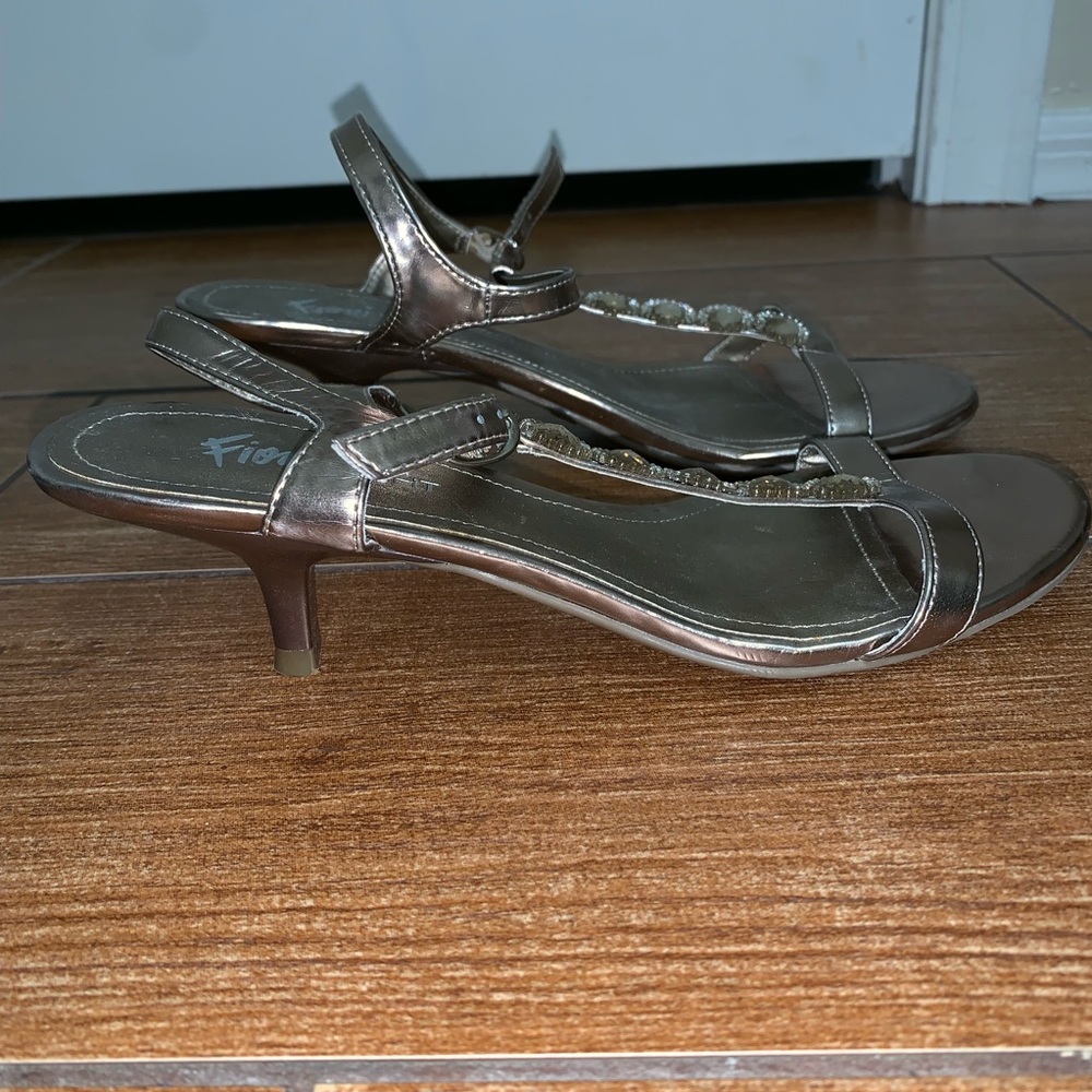 Gold Heels - Picture 2 of 2